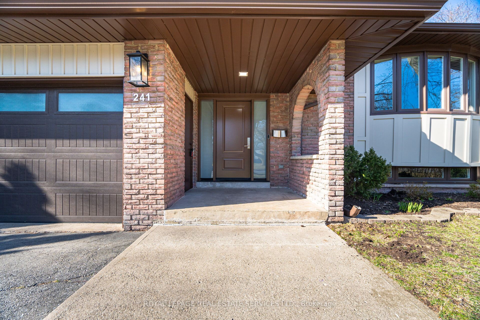 241 Sunrise Crescent