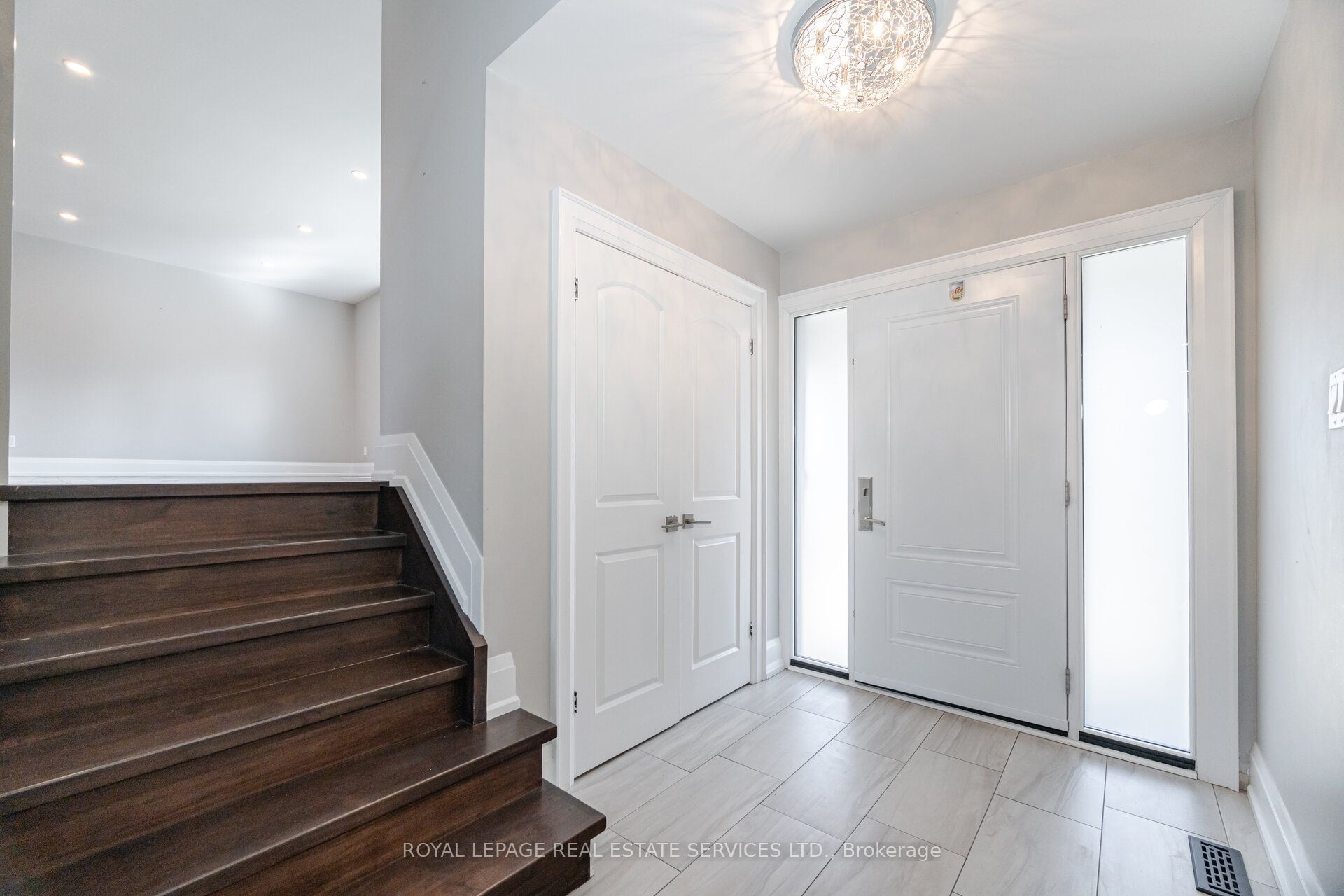 241 Sunrise Crescent