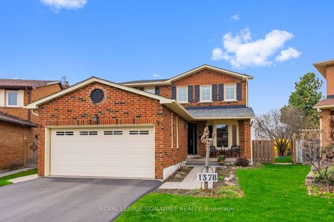 1378 Sweetbirch Court Mississauga ON L5C 3R3