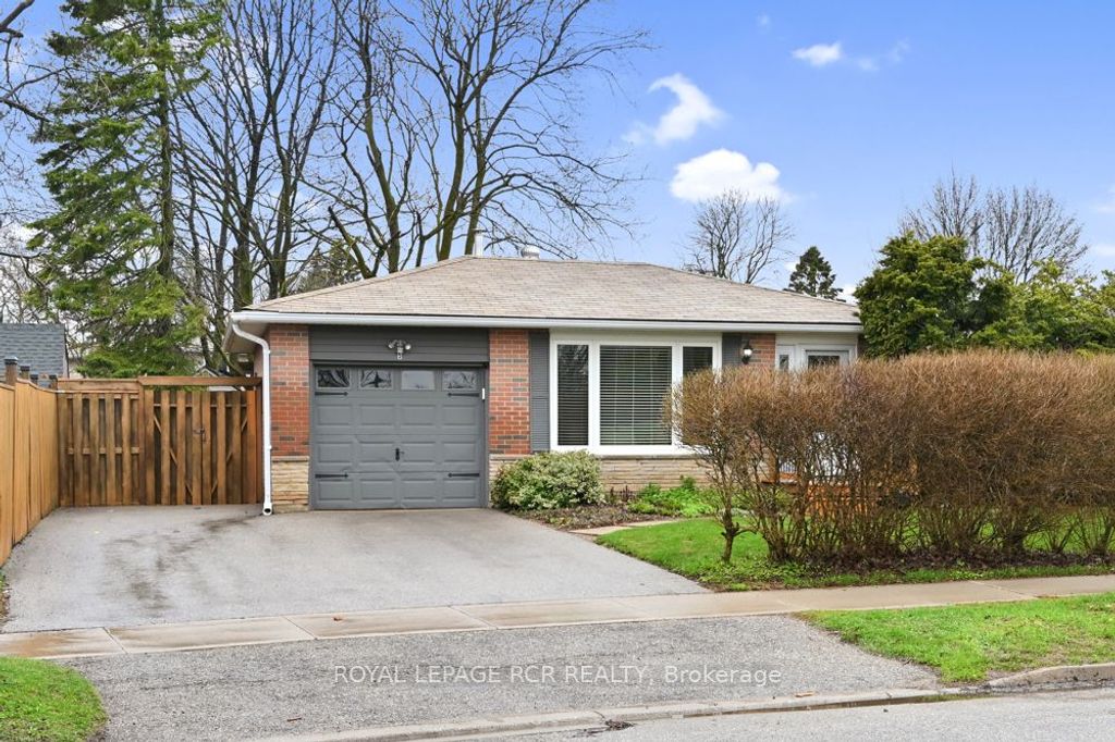 Photo of 5 Lawrence Avenue W, Orangeville, ON L9W 1S5 (MLS # W13052988)