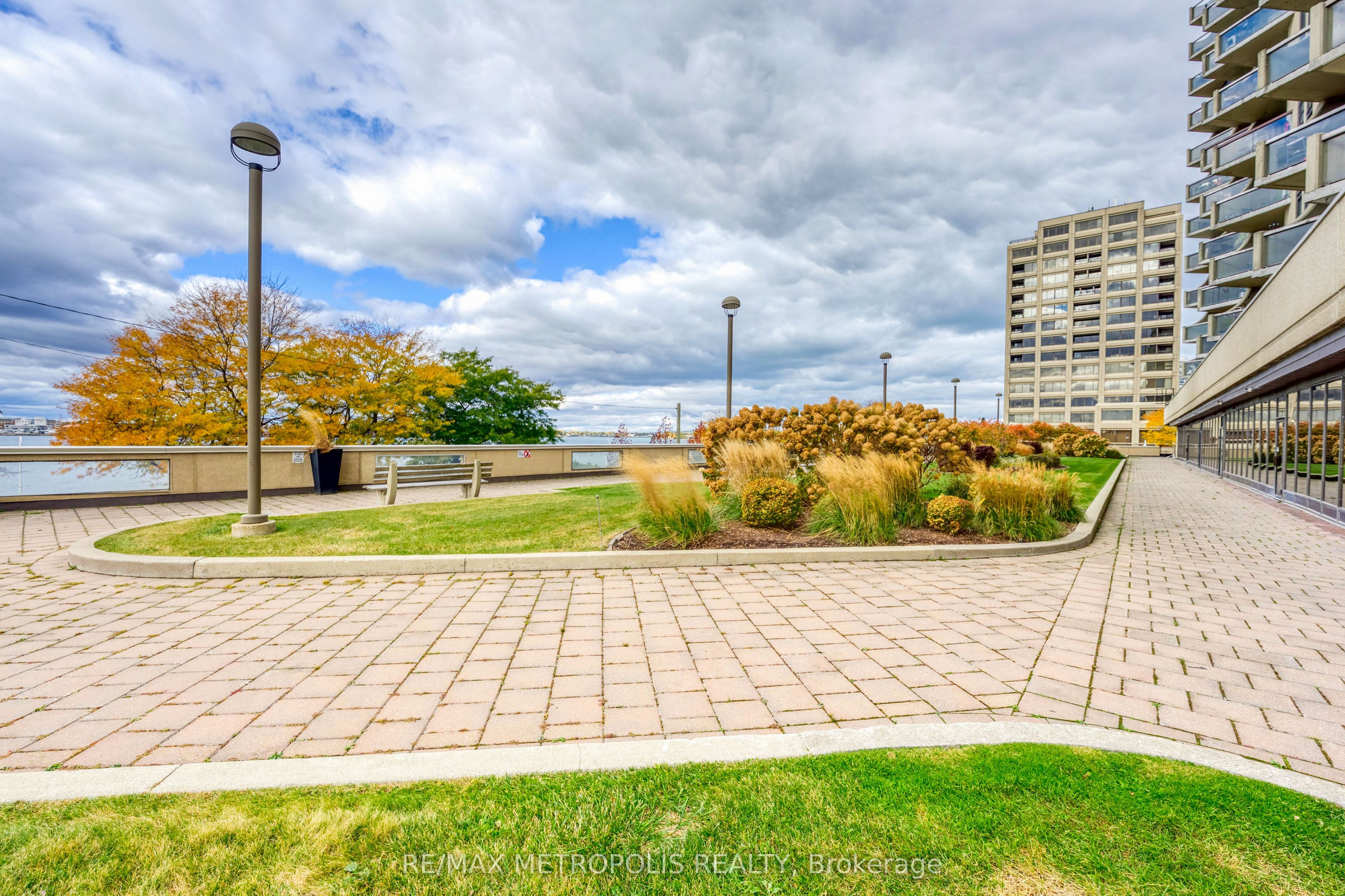 155 Front Street N 1103