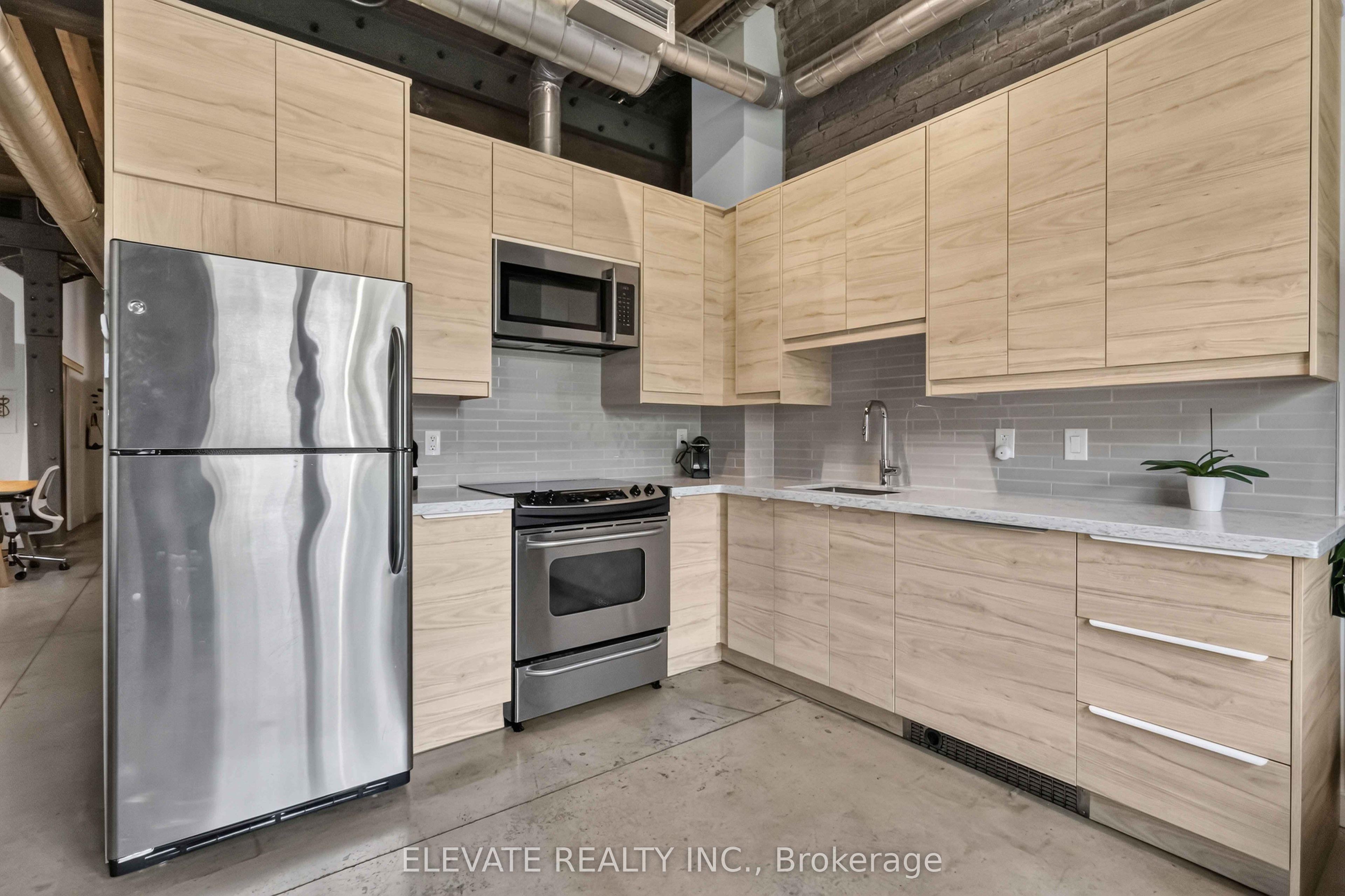363 Sorauren Avenue 312