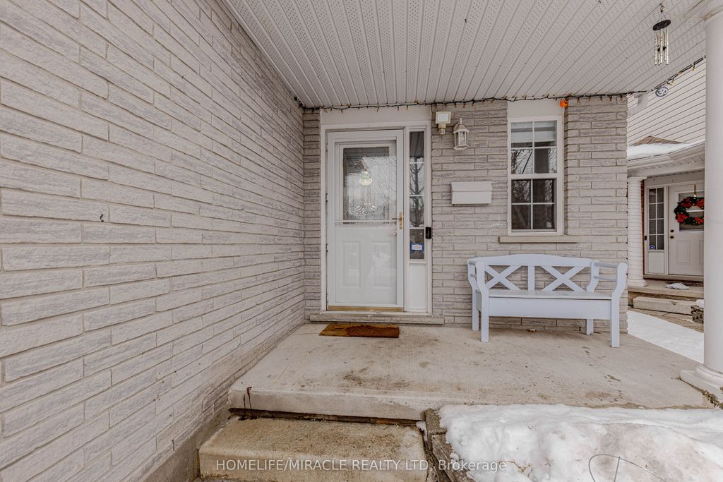 Photo of 128 Karalee Crescent, Cambridge, ON N3C 4H4 (MLS # X12813914)
