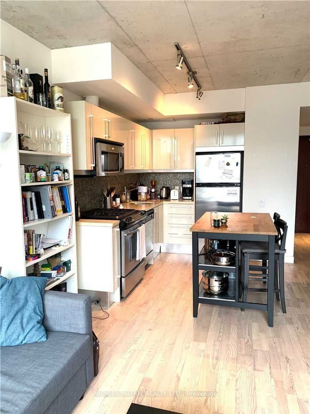 Photo of 25 Oxley Street #803, Toronto, ON M5V 2J5 (MLS # C12846090)