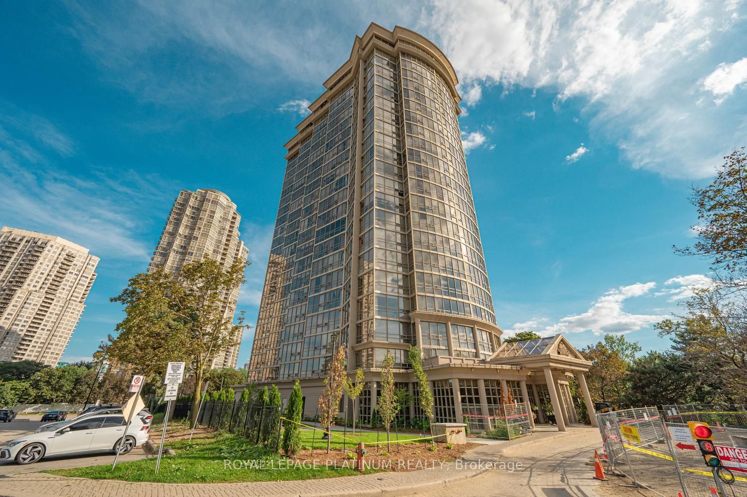 50 Eglinton Avenue W 708