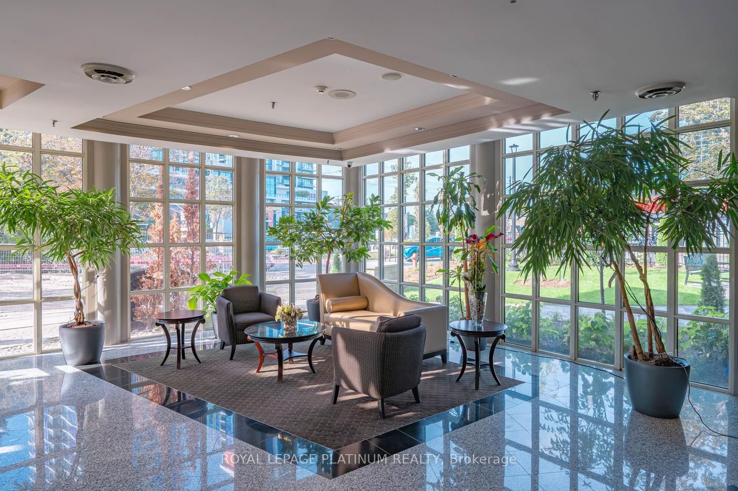 50 Eglinton Avenue W 708