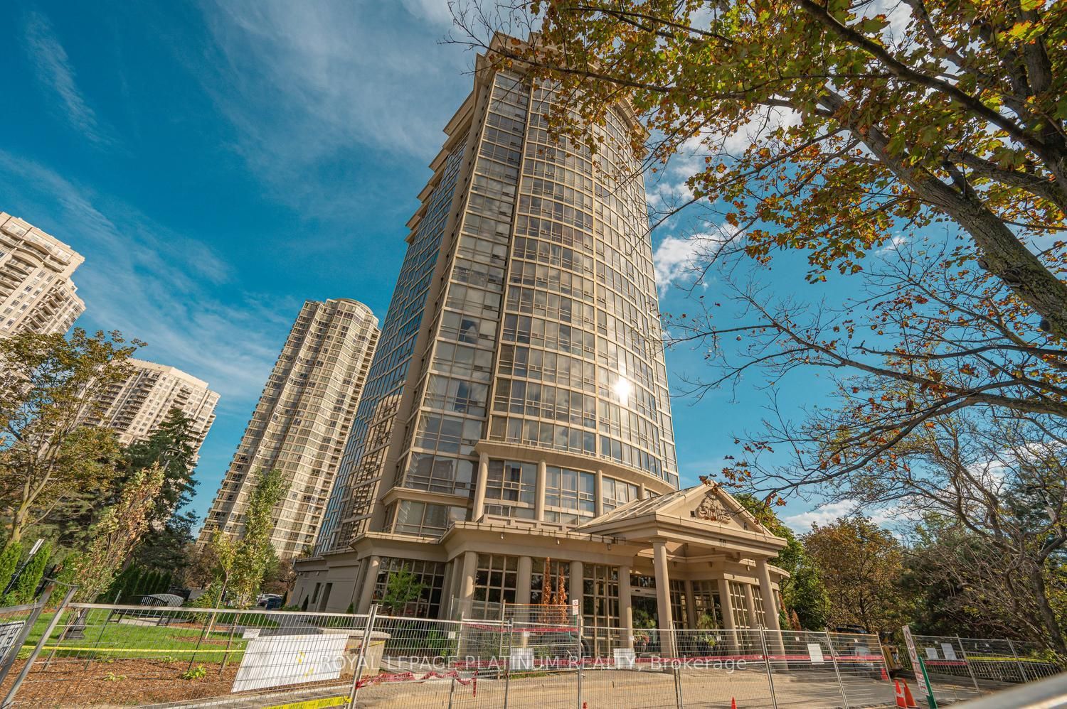 50 Eglinton Avenue W 708