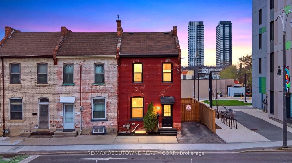 Photo of 116 Bay Street N, Hamilton, ON L8R 2P4 (MLS # X13075710)