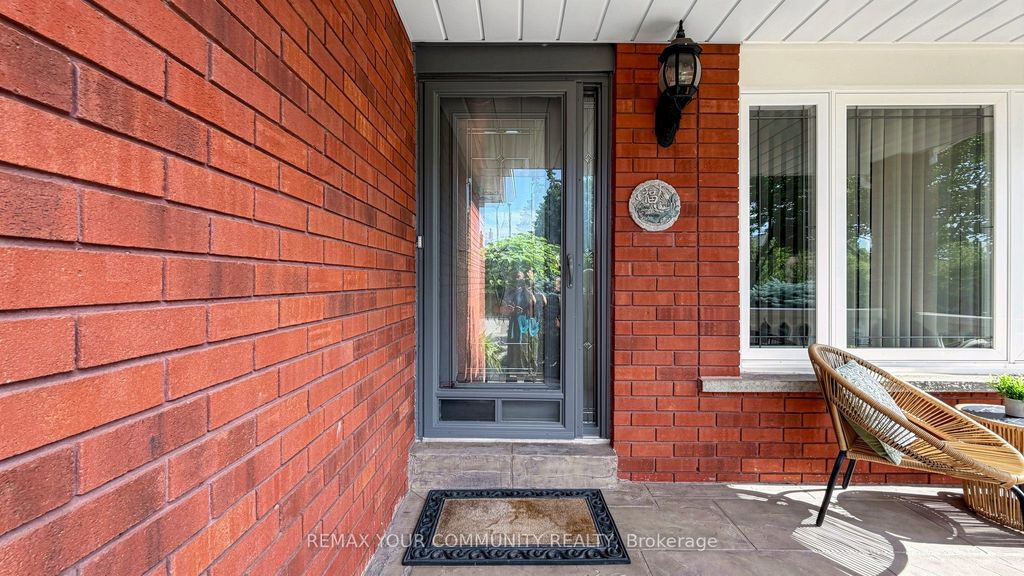 Photo of 19 Ivano Mews, Vaughan, ON L4L 7T7 (MLS # N13525348)