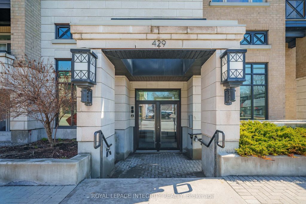 Photo of 429 Kent Street #320, Ottawa Centre, ON K2P 1B5 (MLS # X13022492)
