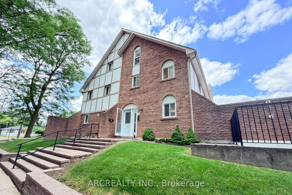 Photo of 87 Irwin Road #1, Toronto, ON M9W 5W1 (MLS # W13606542)