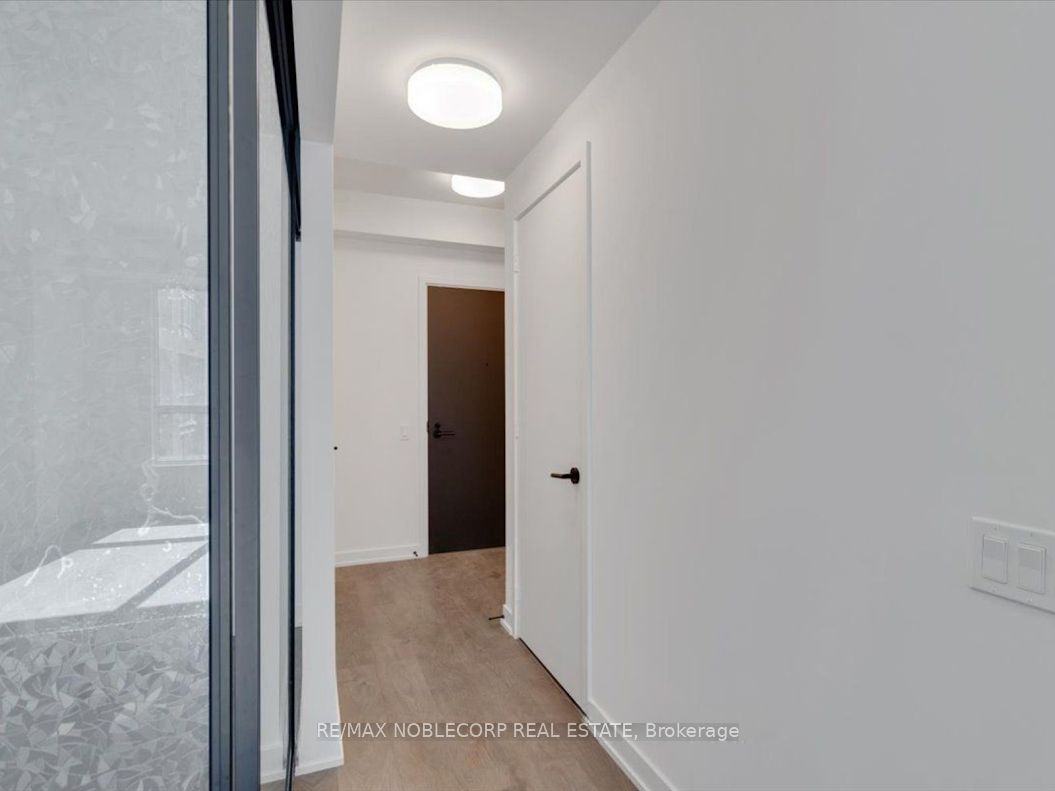 108 Peter Street 712