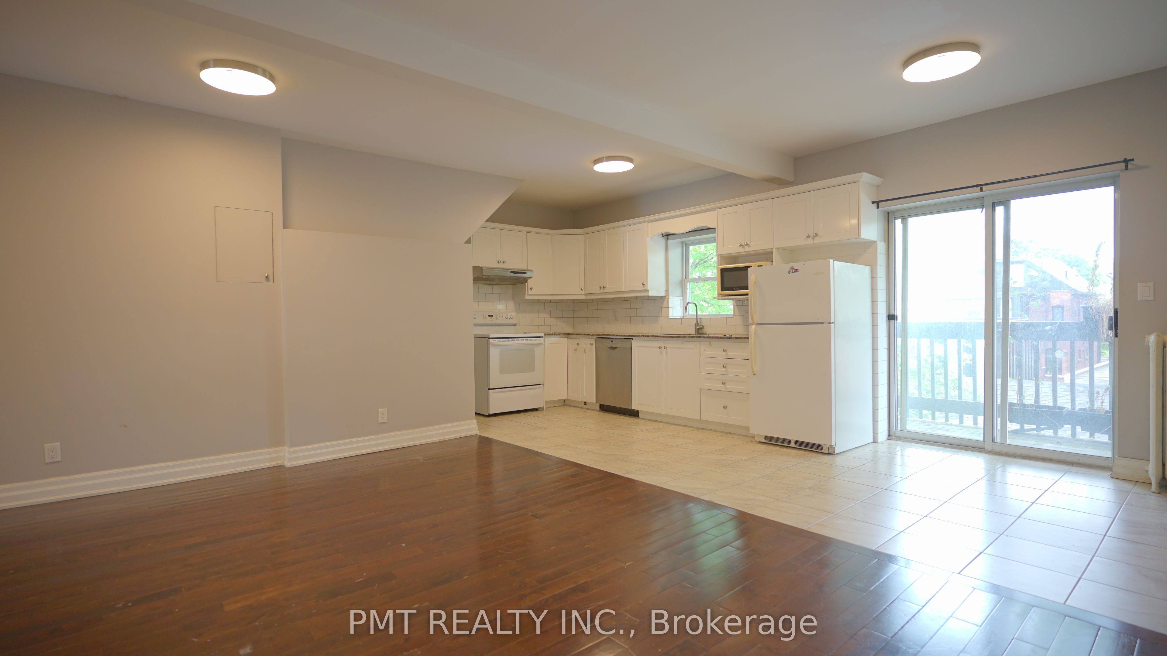 128 Grenadier Road 2