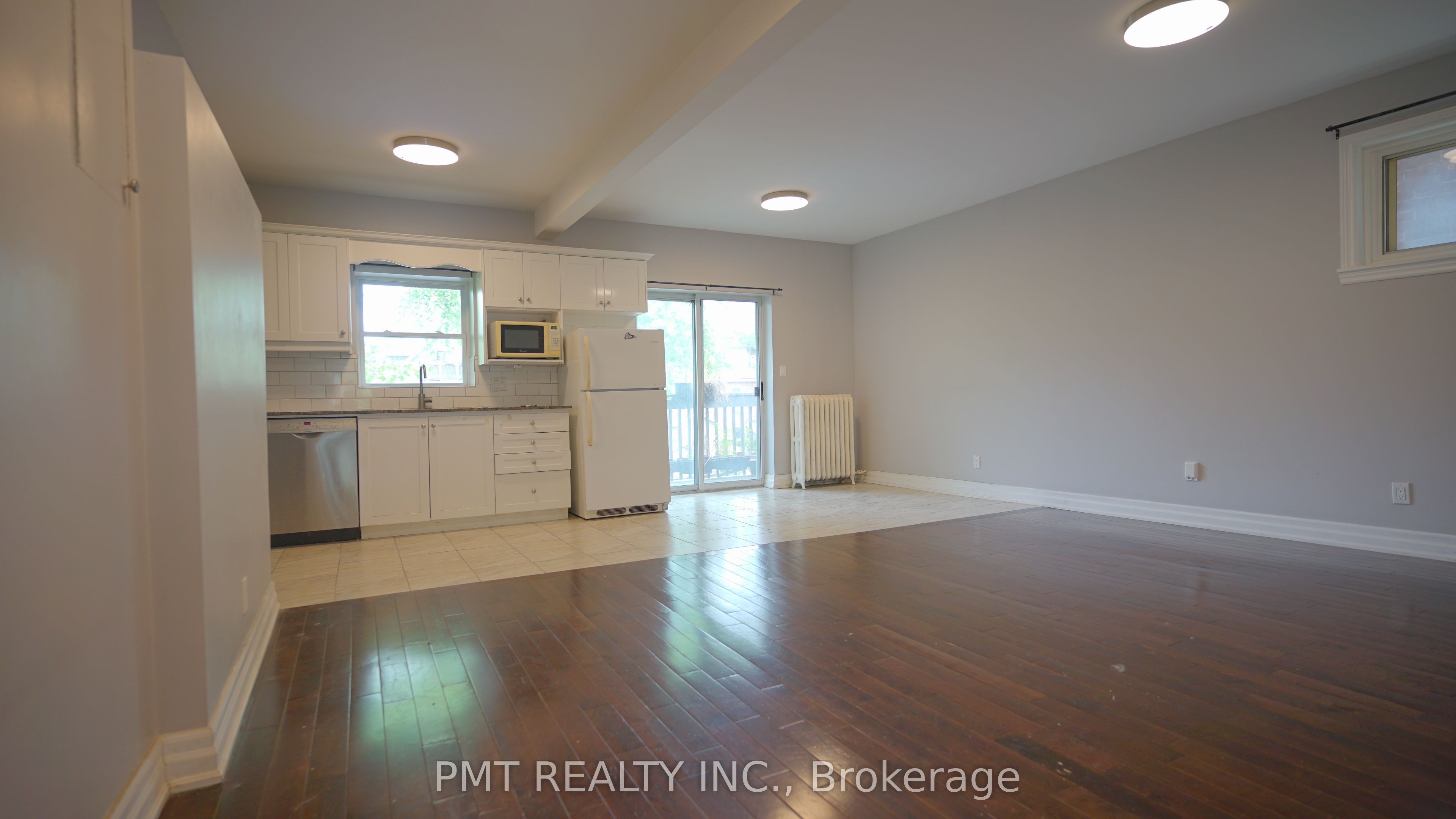 128 Grenadier Road 2