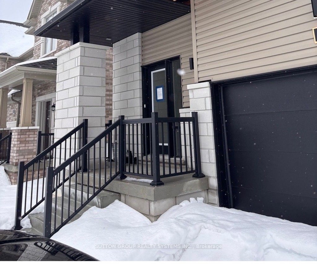 Photo of 14 Federica Crescent, Wasaga Beach, ON L9Z 0N5 (MLS # S13026622)