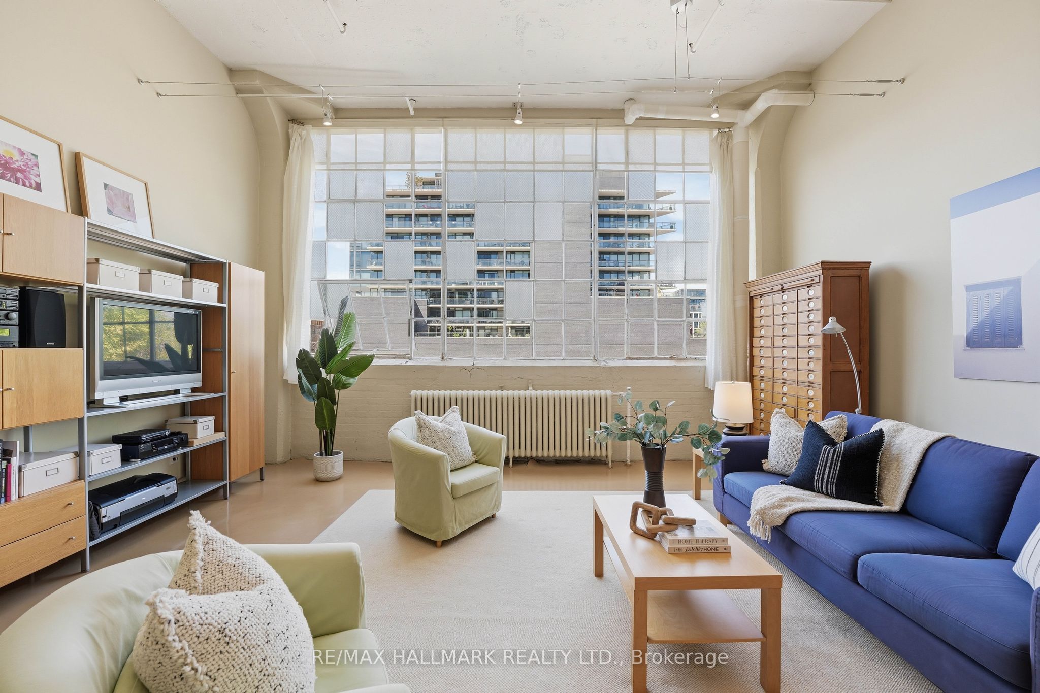 245 Carlaw Avenue 203