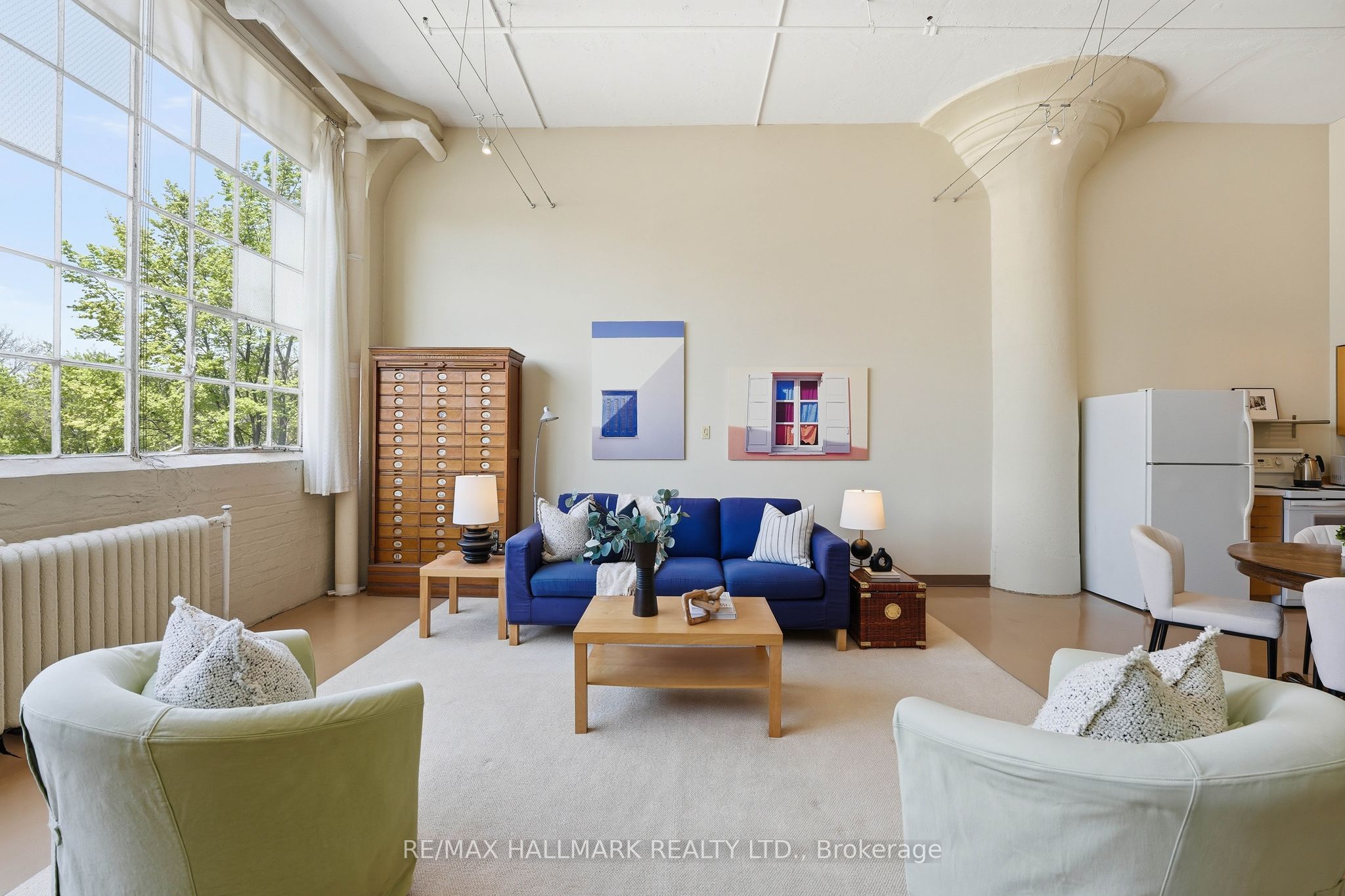 245 Carlaw Avenue 203