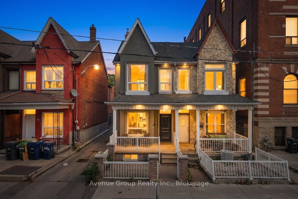 Photo of 811 Dovercourt Road, Toronto, ON M6H 2X4 (MLS # W13826962)