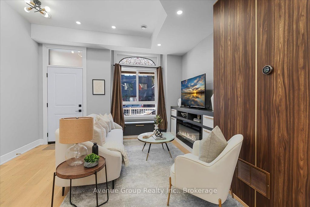 Photo of 811 Dovercourt Road, Toronto, ON M6H 2X4 (MLS # W13826962)