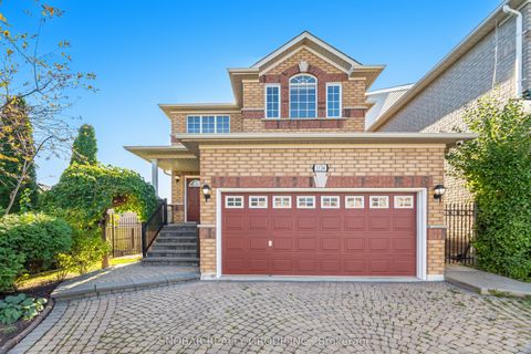 1124 Knotty Pine Grove Mississauga ON L5W 1J6