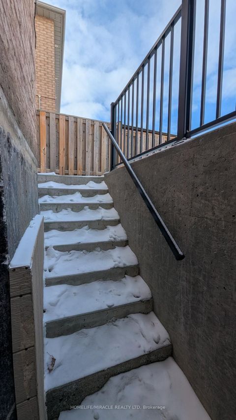 26 Foxhunt Drive Vaughan ON L4H 2K8