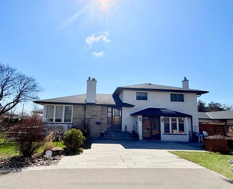 2263 Harcourt Crescent Mississauga ON L4Y 1W3