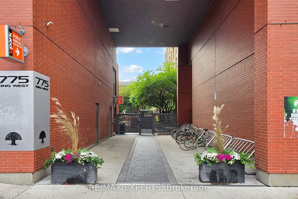 Photo of 775 King Street W #1013, Toronto, ON M5V 2K3 (MLS # C12480994)
