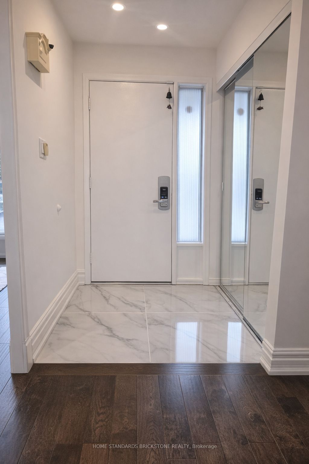 Photo of 122 Lowe Boulevard, Newmarket, ON L3Y 5T2 (MLS # N12906510)