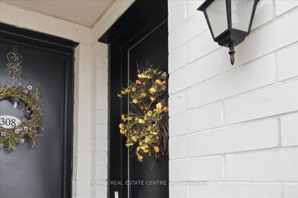 Photo of 132 Widdicombe Hill Boulevard #307, Toronto, ON M9R 0A9 (MLS # W12953192)