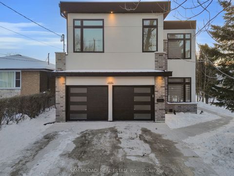1050 Edgeleigh Avenue Mississauga ON L5E 2G1