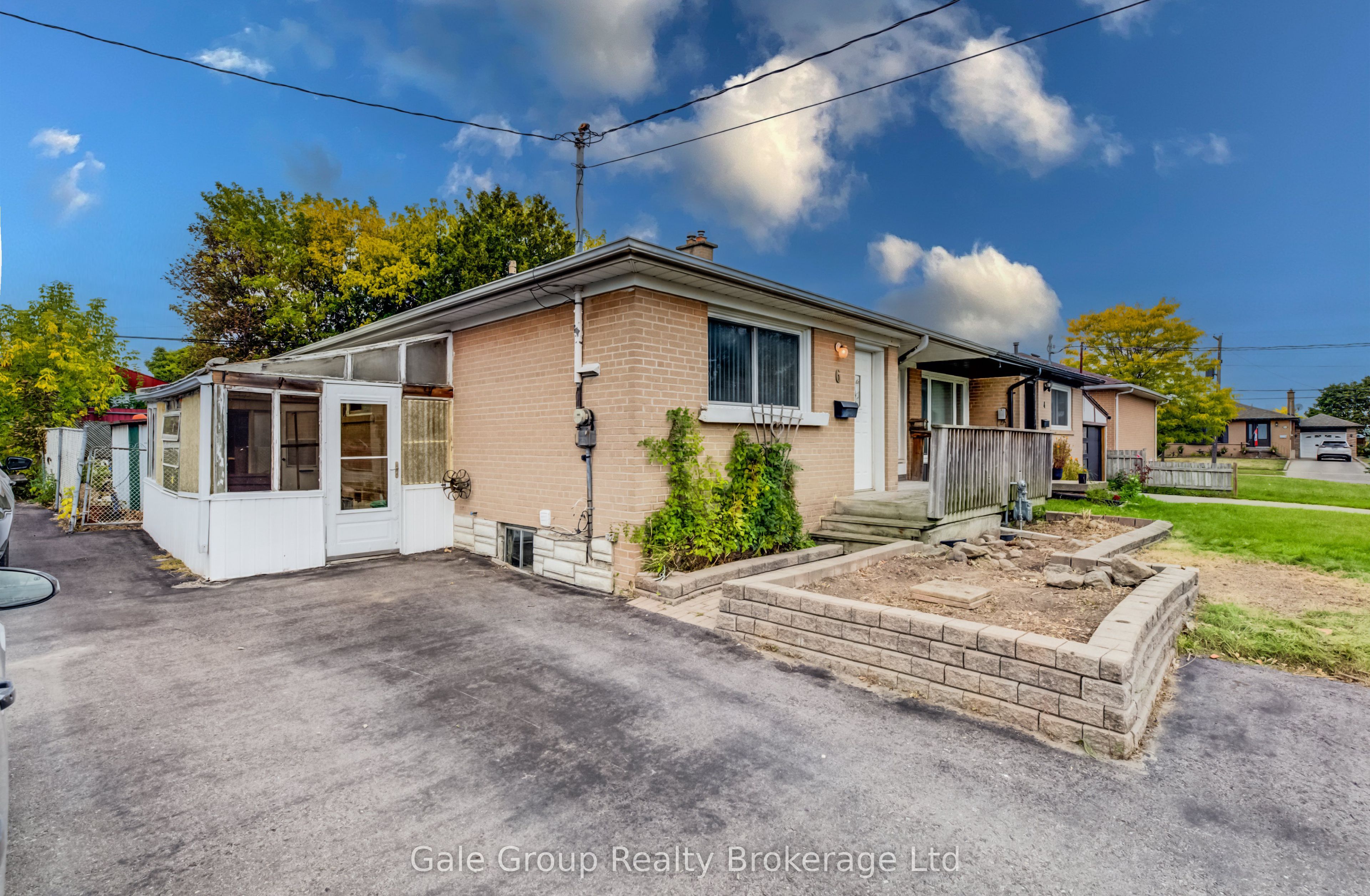 6 Langstone Crescent