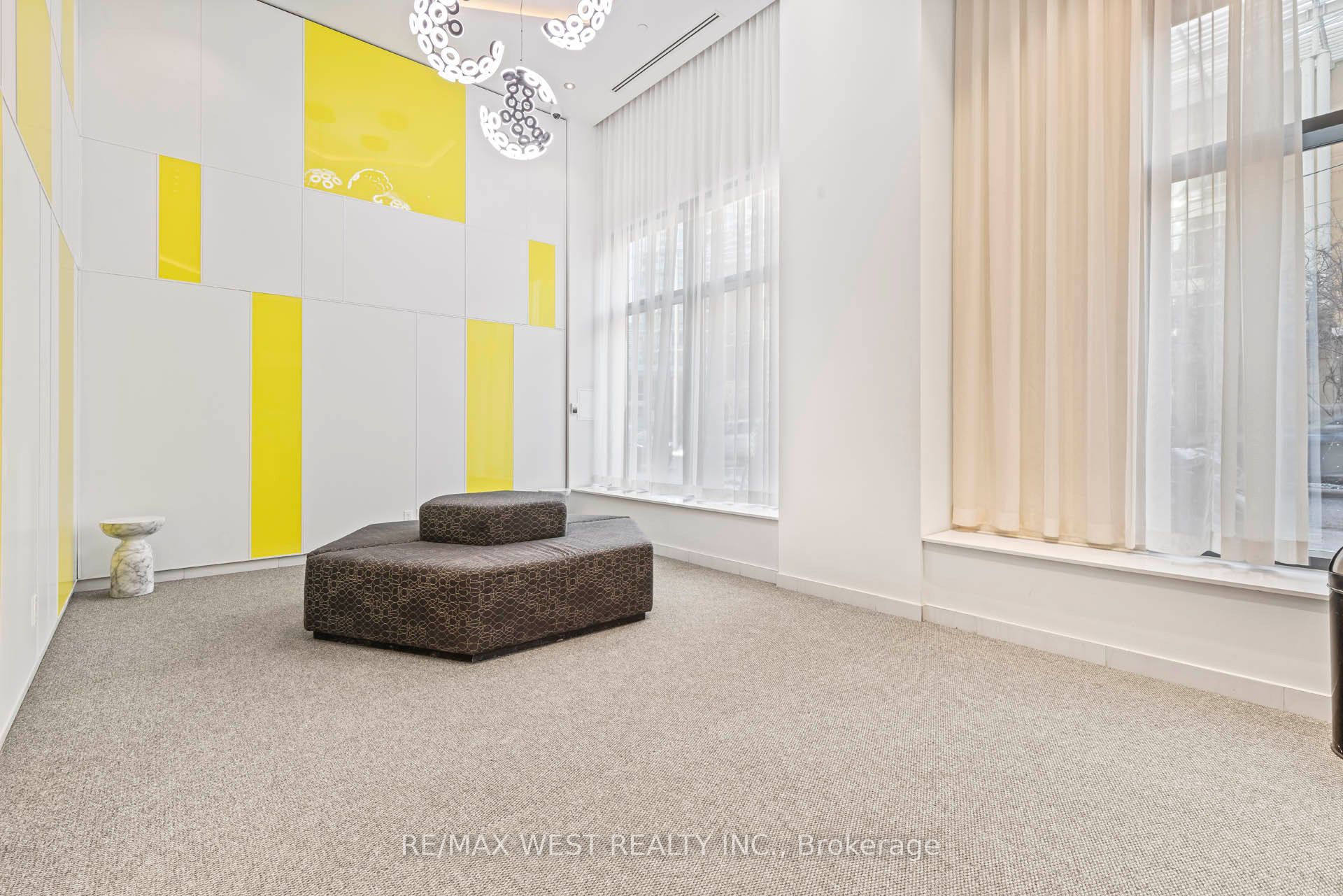 159 Wellesley Street E 1010