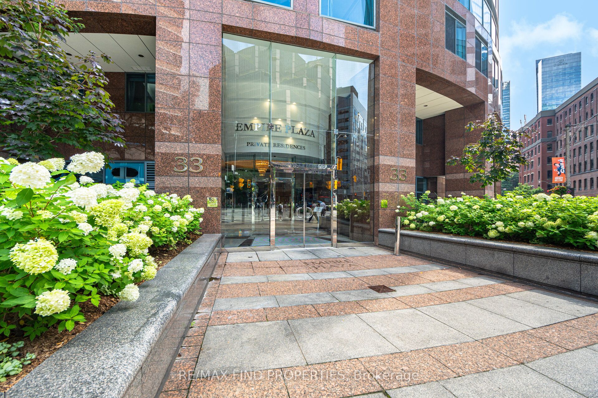 33 University Avenue 1203