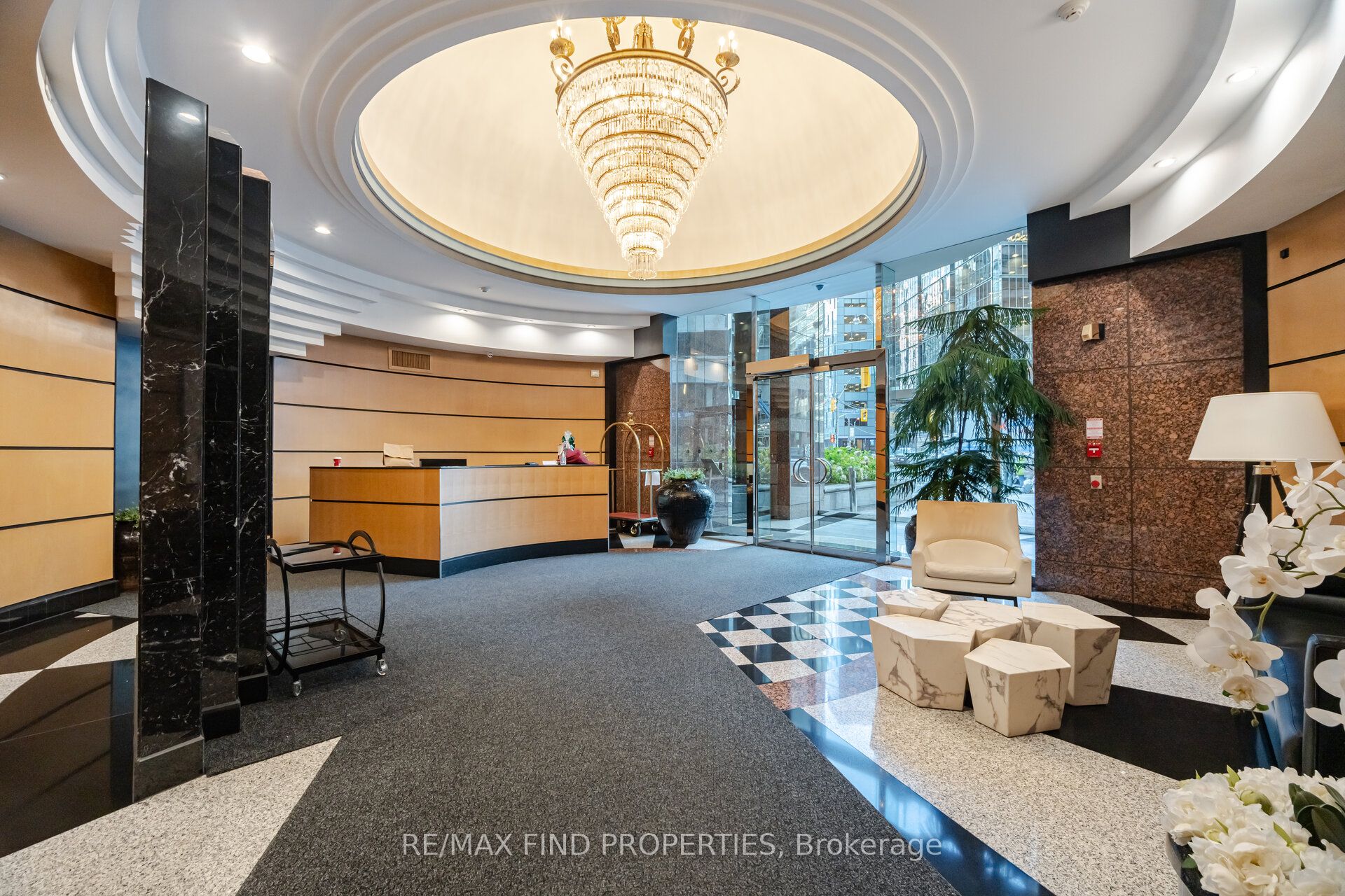 33 University Avenue 1203