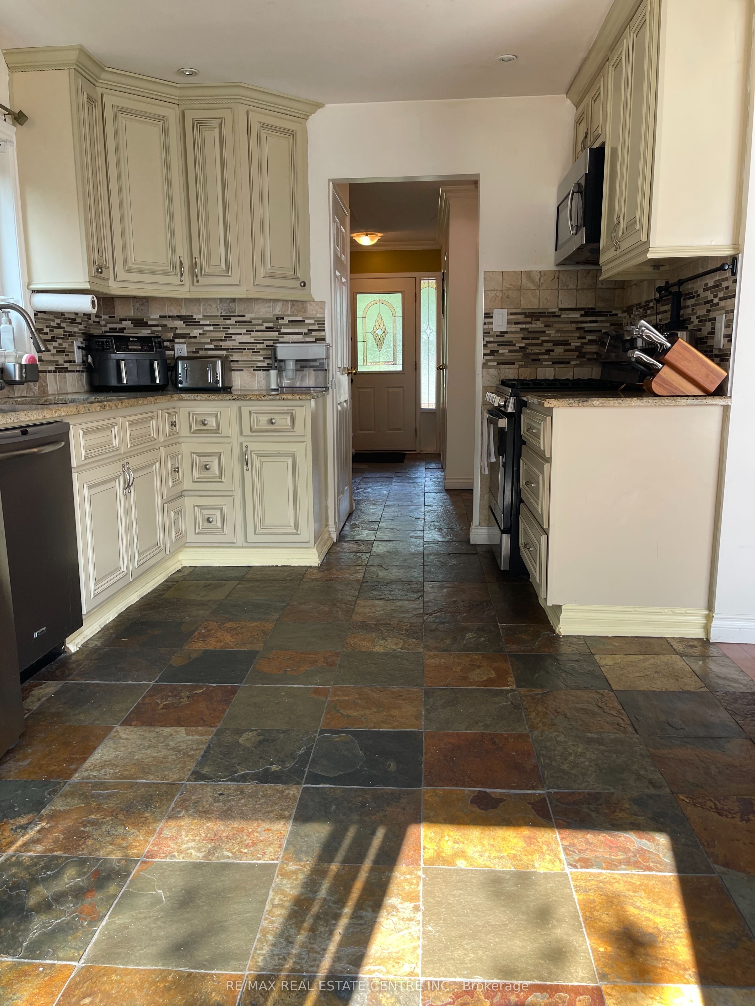 3223 Shadetree Drive