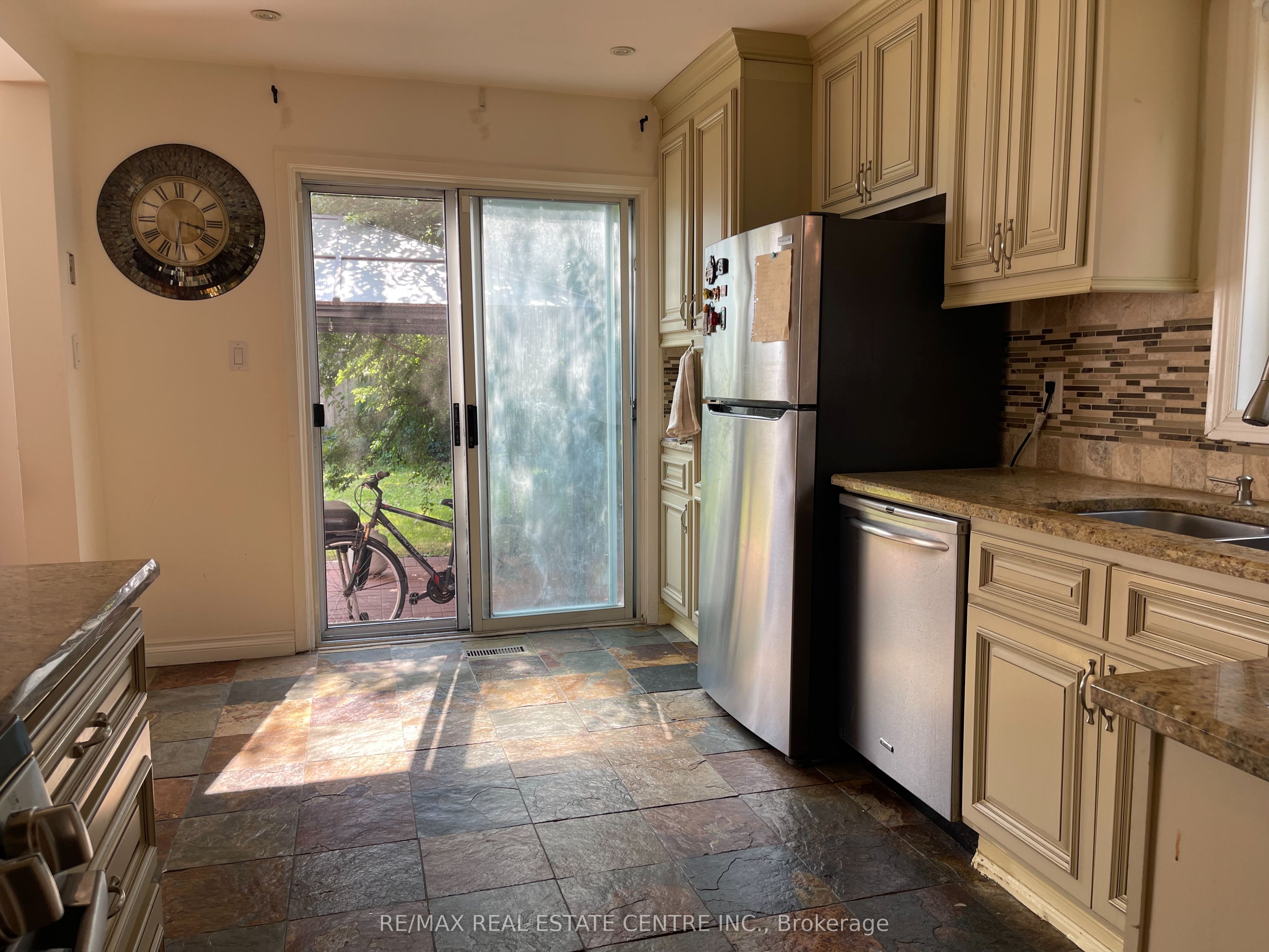 3223 Shadetree Drive
