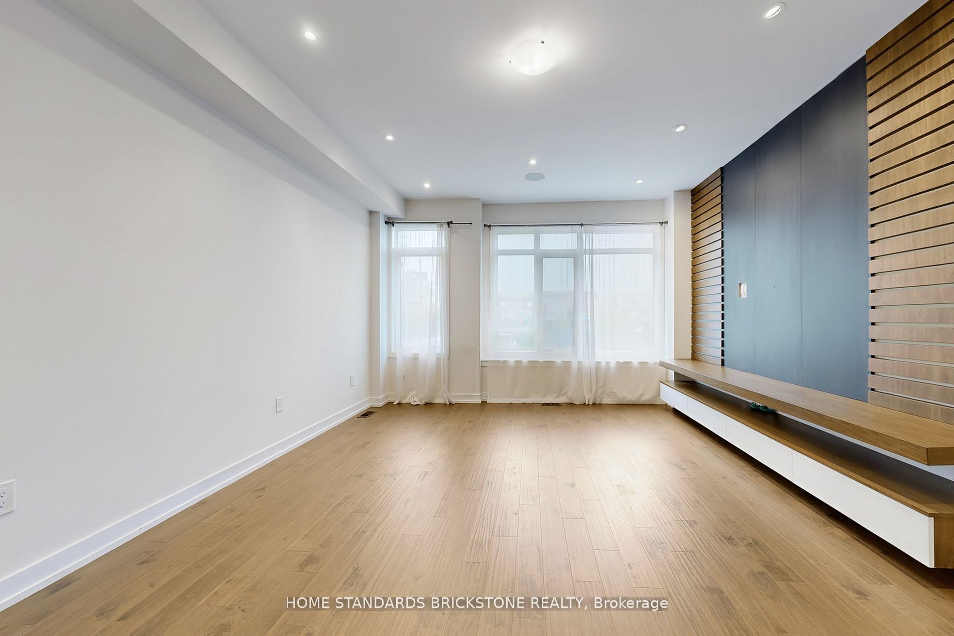 215 Salterton Circle