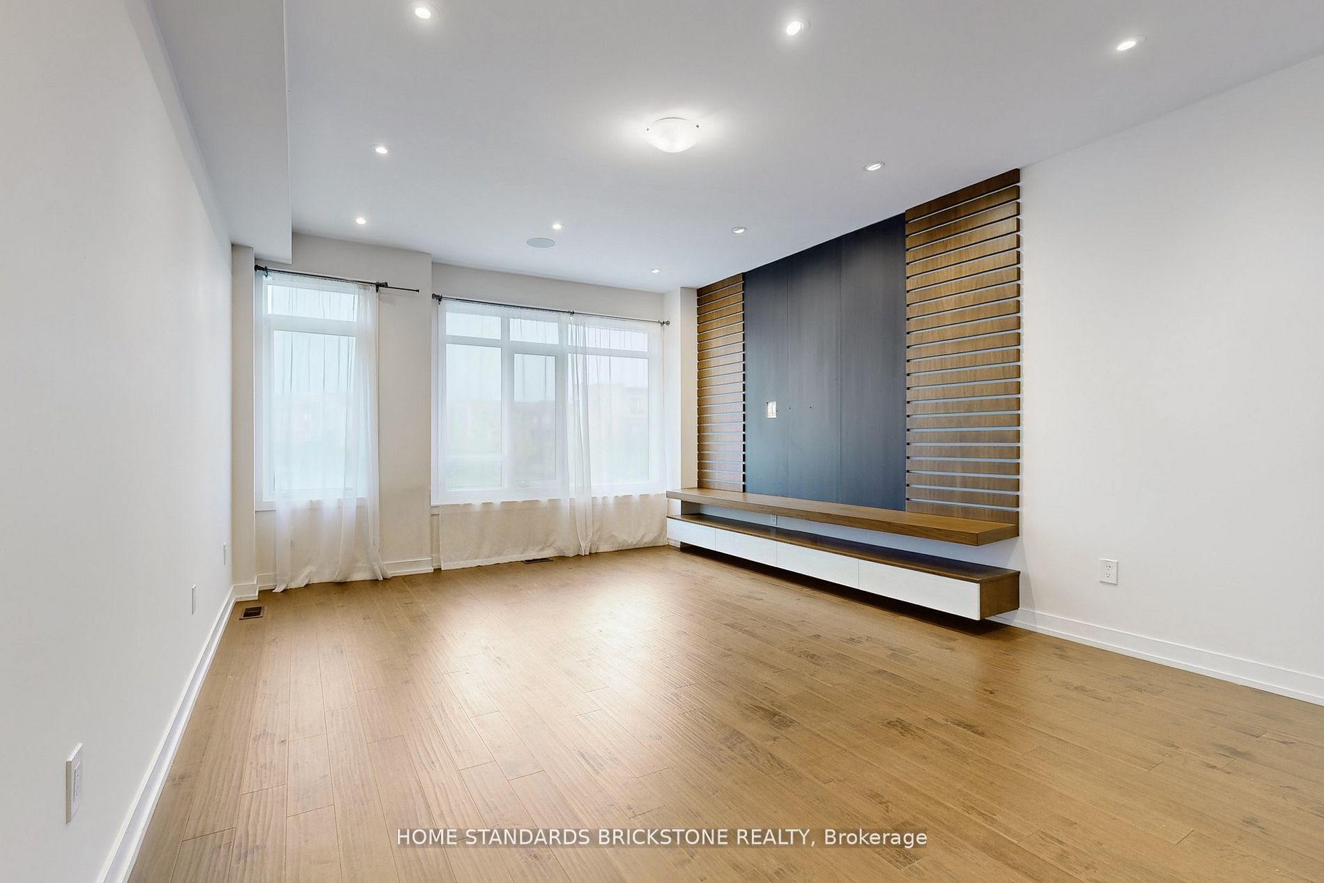 215 Salterton Circle