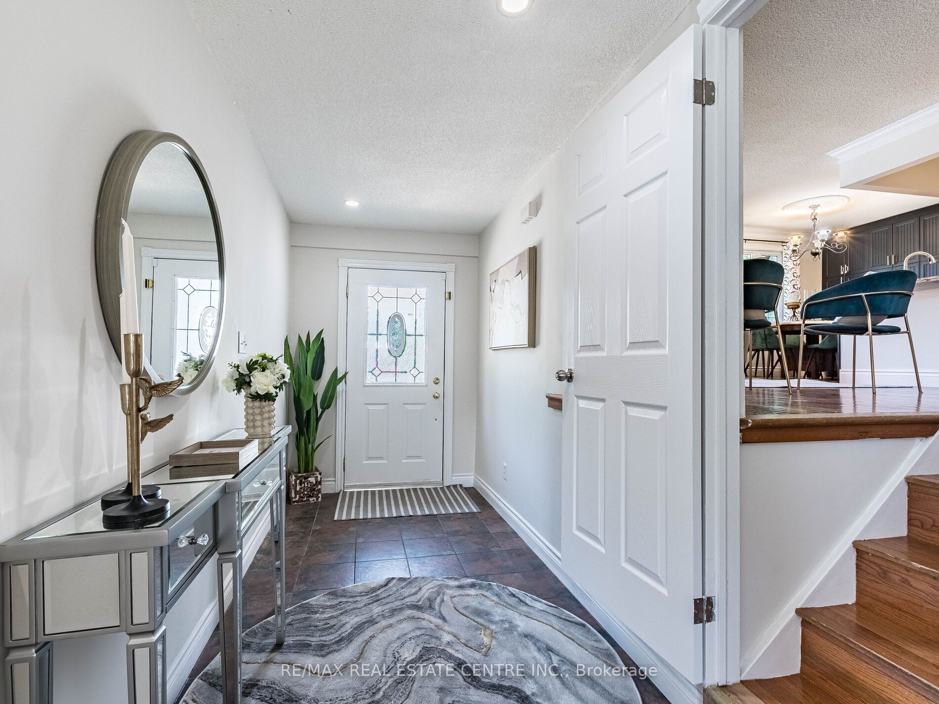 2406 Ventura Drive