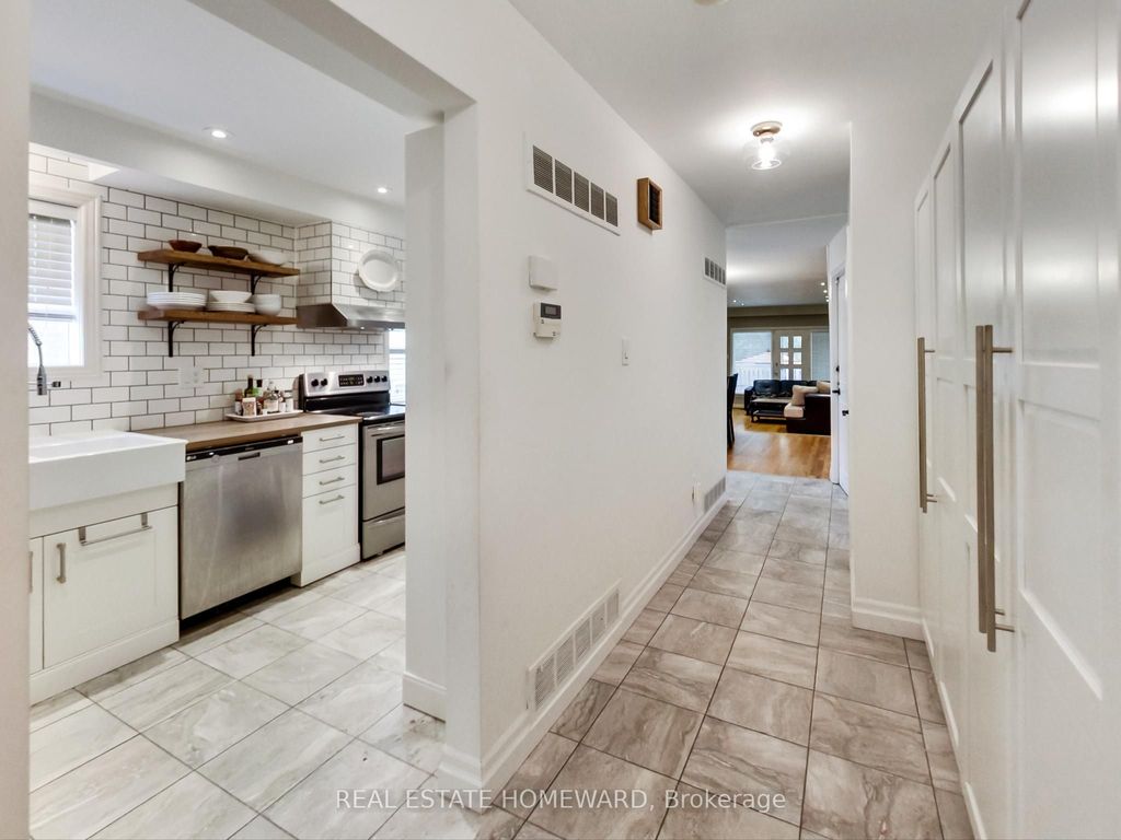Photo of 183 Madison Avenue, Toronto, ON M5R 2S6 (MLS # C12557996)