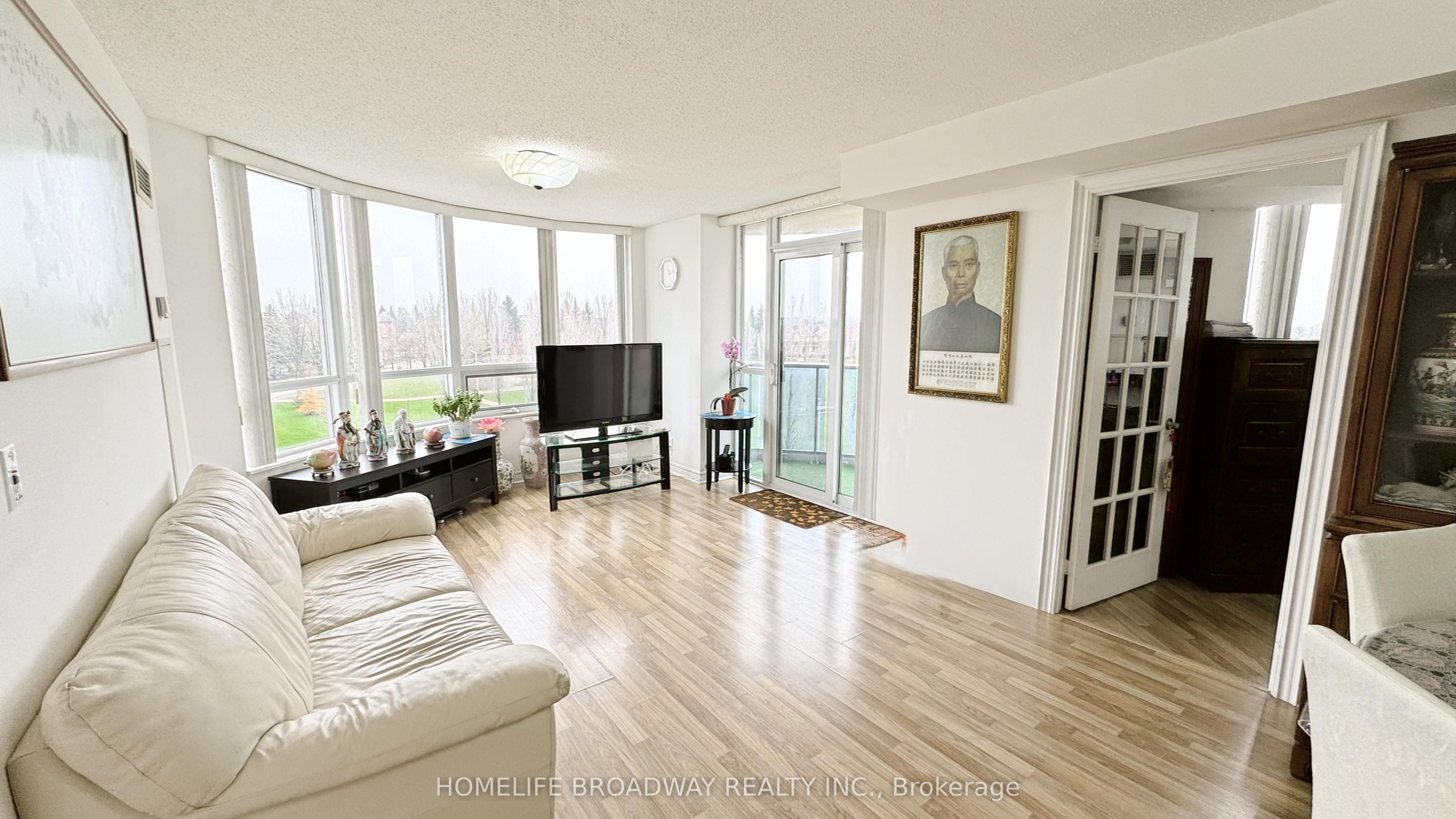 33 Cox Boulevard 713