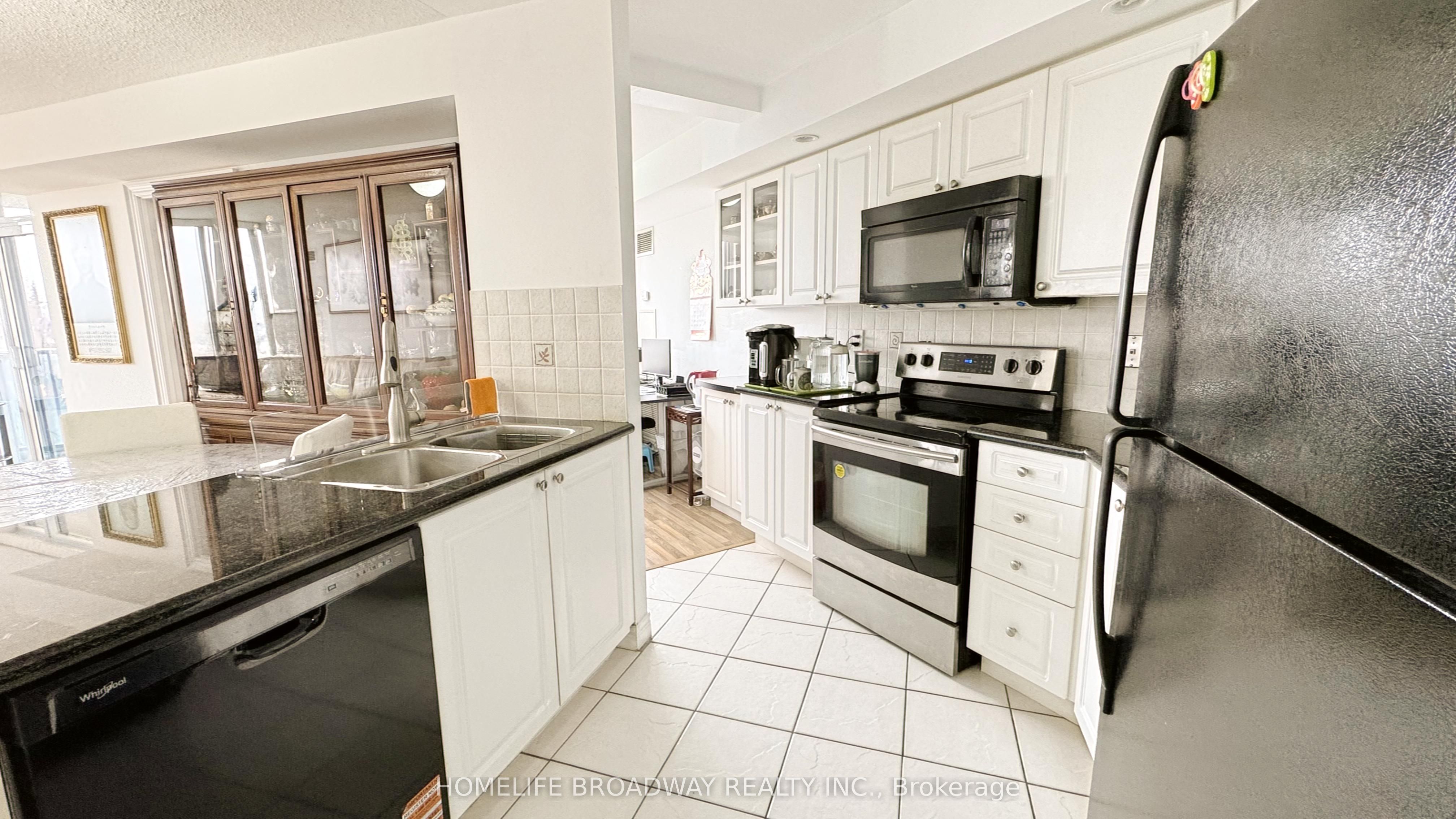 33 Cox Boulevard 713