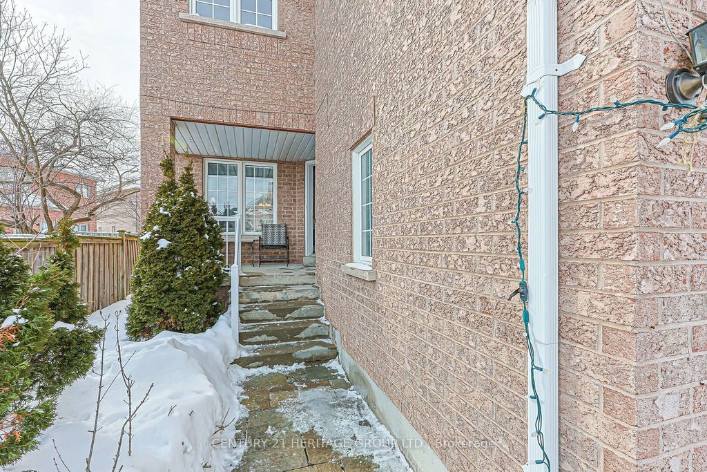 Photo of 30 Mirando Street, Richmond Hill, ON L4S 2W7 (MLS # N12788972)