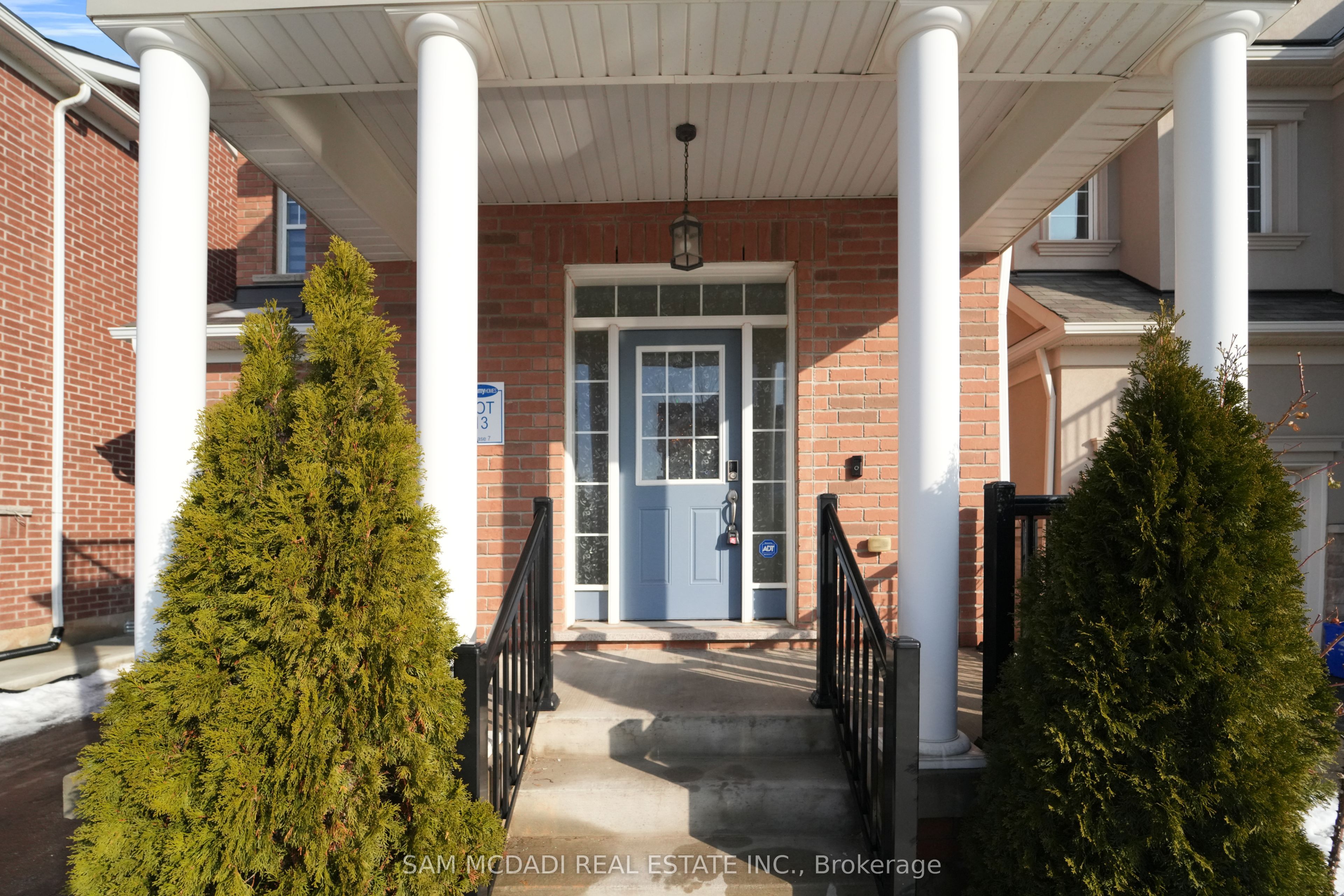 1395 Chretien Street