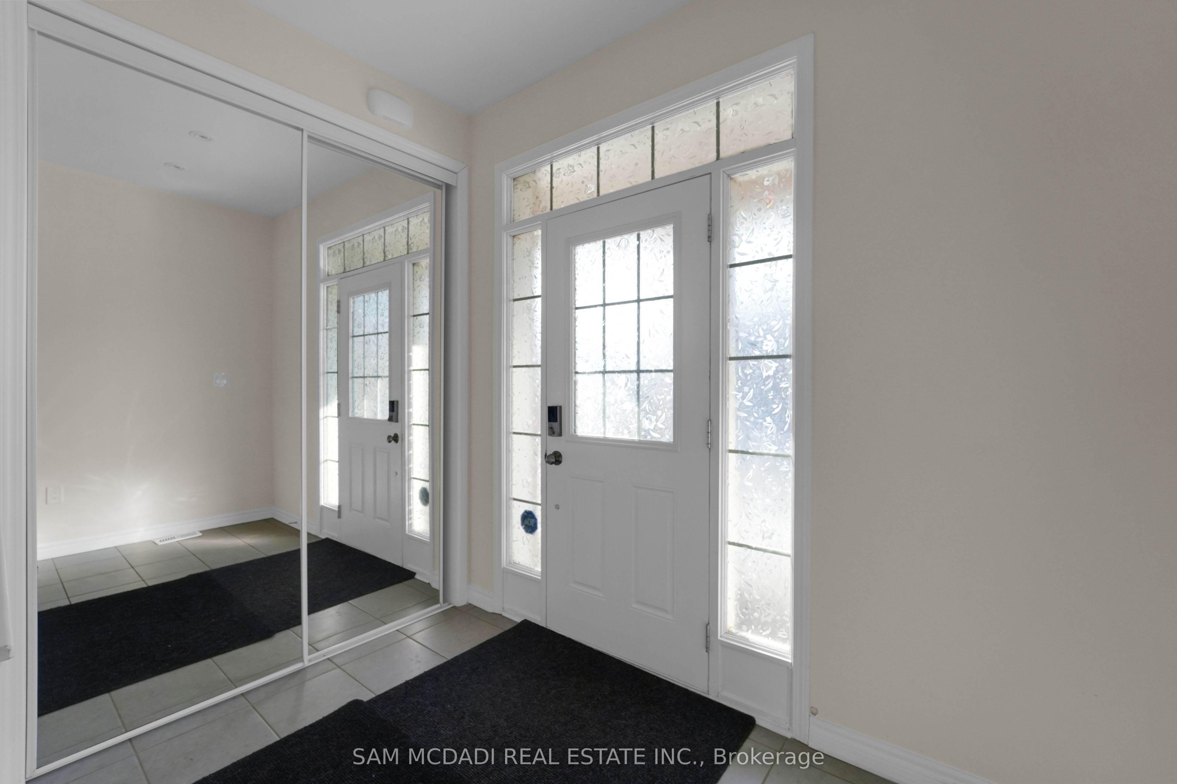 1395 Chretien Street