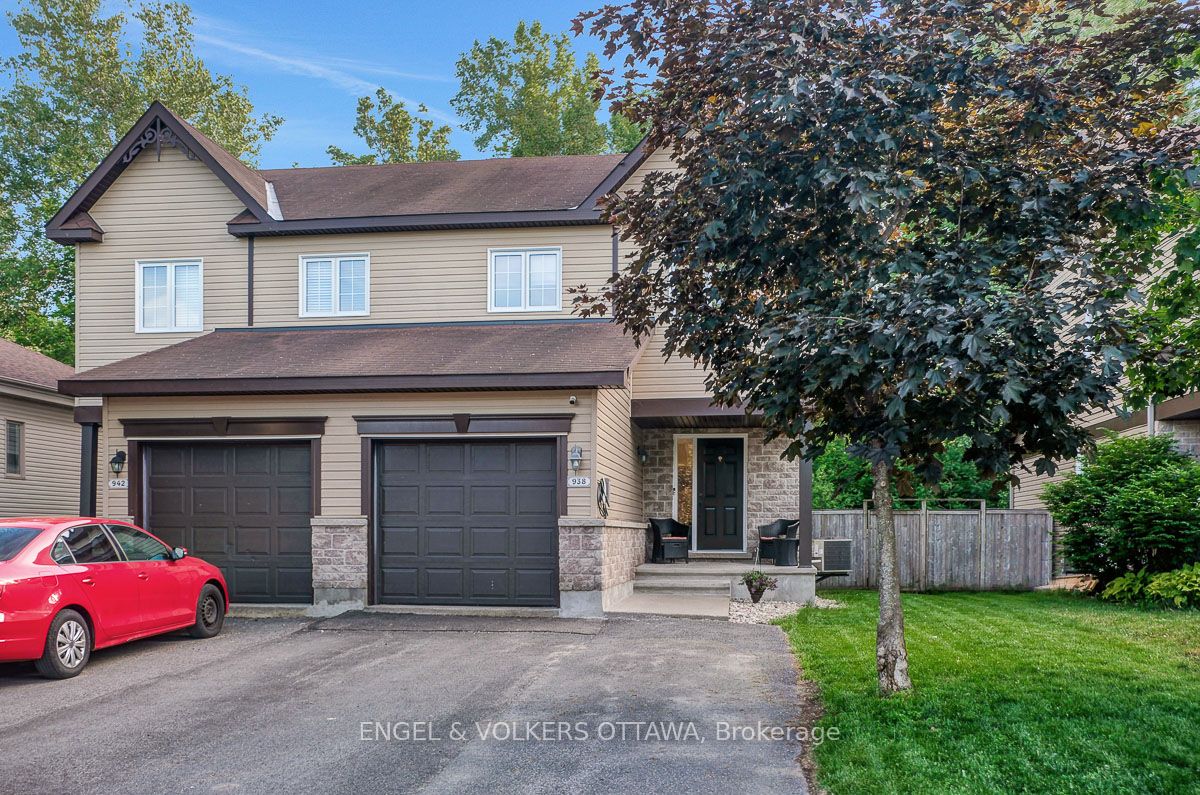 Photo 1 of 31 — 938 Payer Street, Clarence-Rockland, ON K4K 1N2