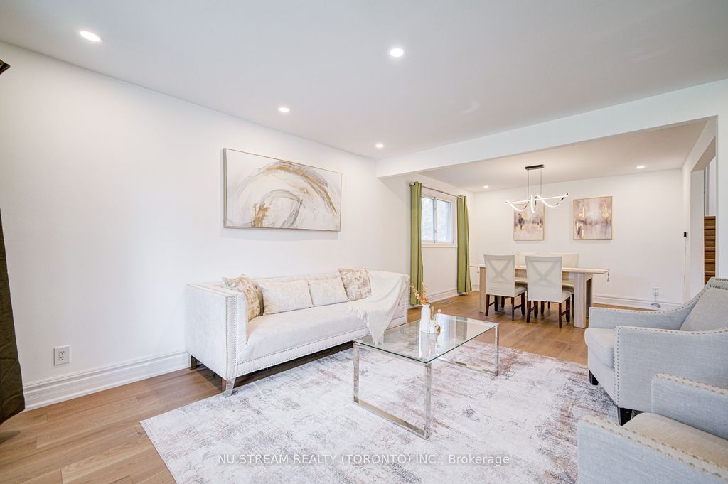 Photo of 8 Hemingway Crescent, Markham, ON L3R 2A4 (MLS # N12674998)