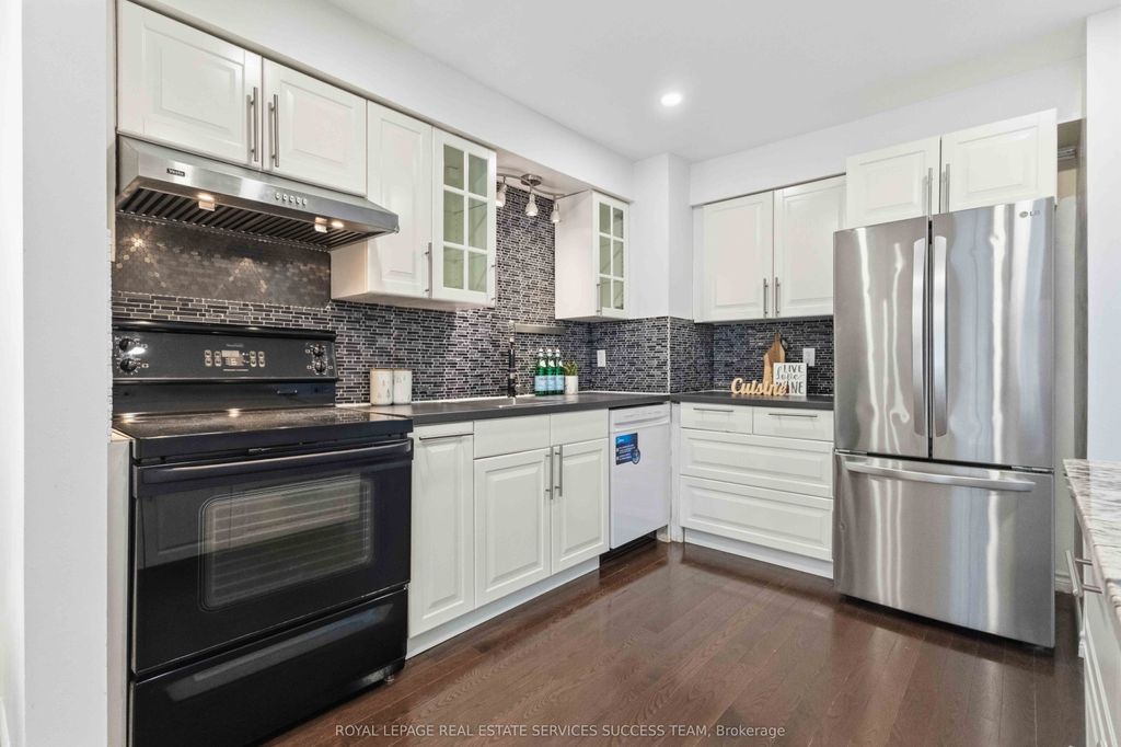 Photo of 31 Thatcher's Mill Way, Markham, ON L3P 3T2 (MLS # N13016954)