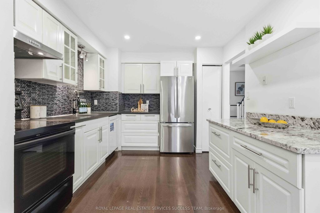 Photo of 31 Thatcher's Mill Way, Markham, ON L3P 3T2 (MLS # N13016954)