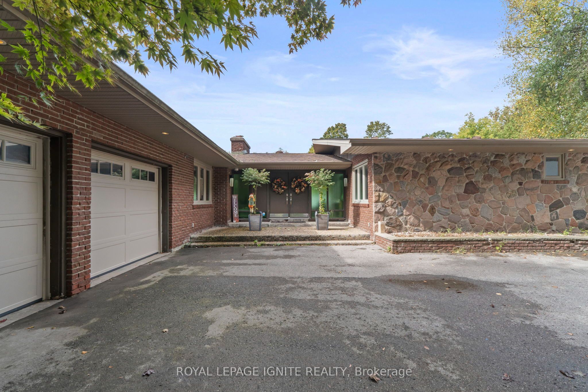 8 Ridgevale Drive
